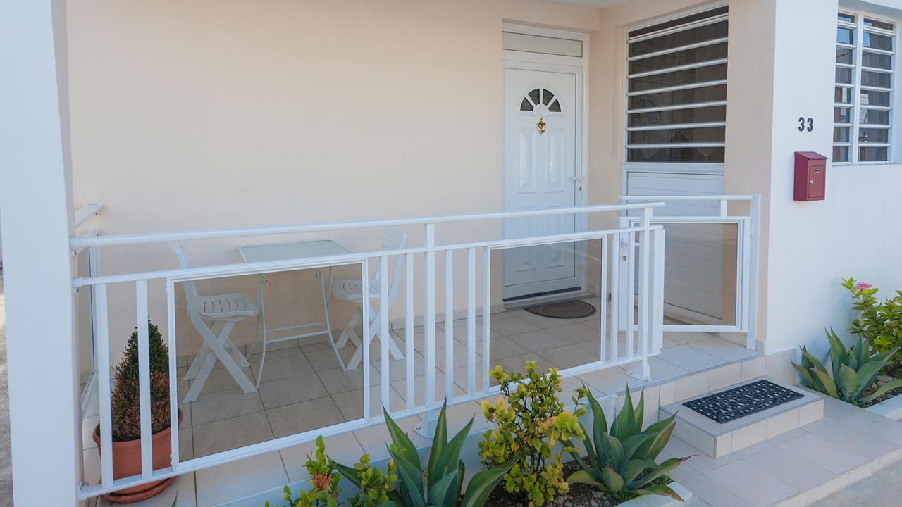 Locastudio - Carambole Sainte-Anne  Luaran gambar