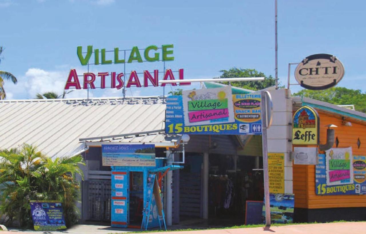 Locastudio - Carambole Sainte-Anne  Luaran gambar